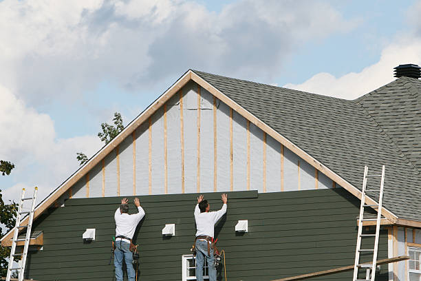 Professional Siding technician working in East Haddam, CT